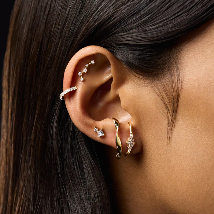 AuroraShine | Boucles d’Oreilles Intemporelles au Design Éclatant