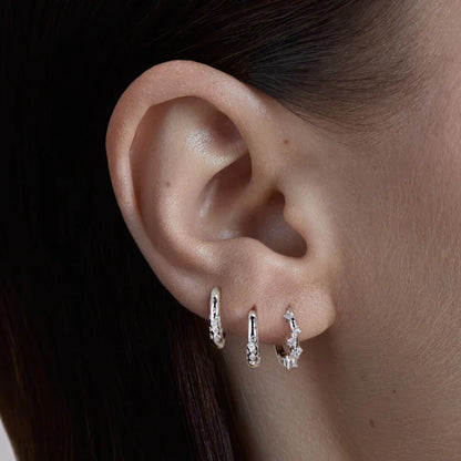 ArcticElegance | Boucles d’Oreilles Subtiles avec Éclat Glacé