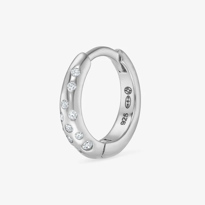 ArcticElegance | Boucles d’Oreilles Subtiles avec Éclat Glacé