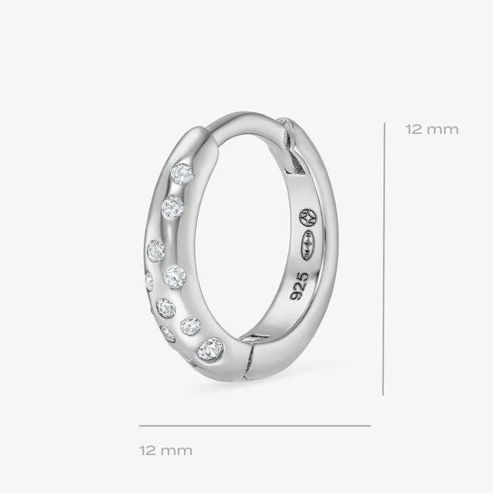 ArcticElegance | Boucles d’Oreilles Subtiles avec Éclat Glacé