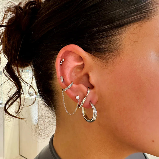 AuroraShine | Boucles d’Oreilles Intemporelles au Design Éclatant